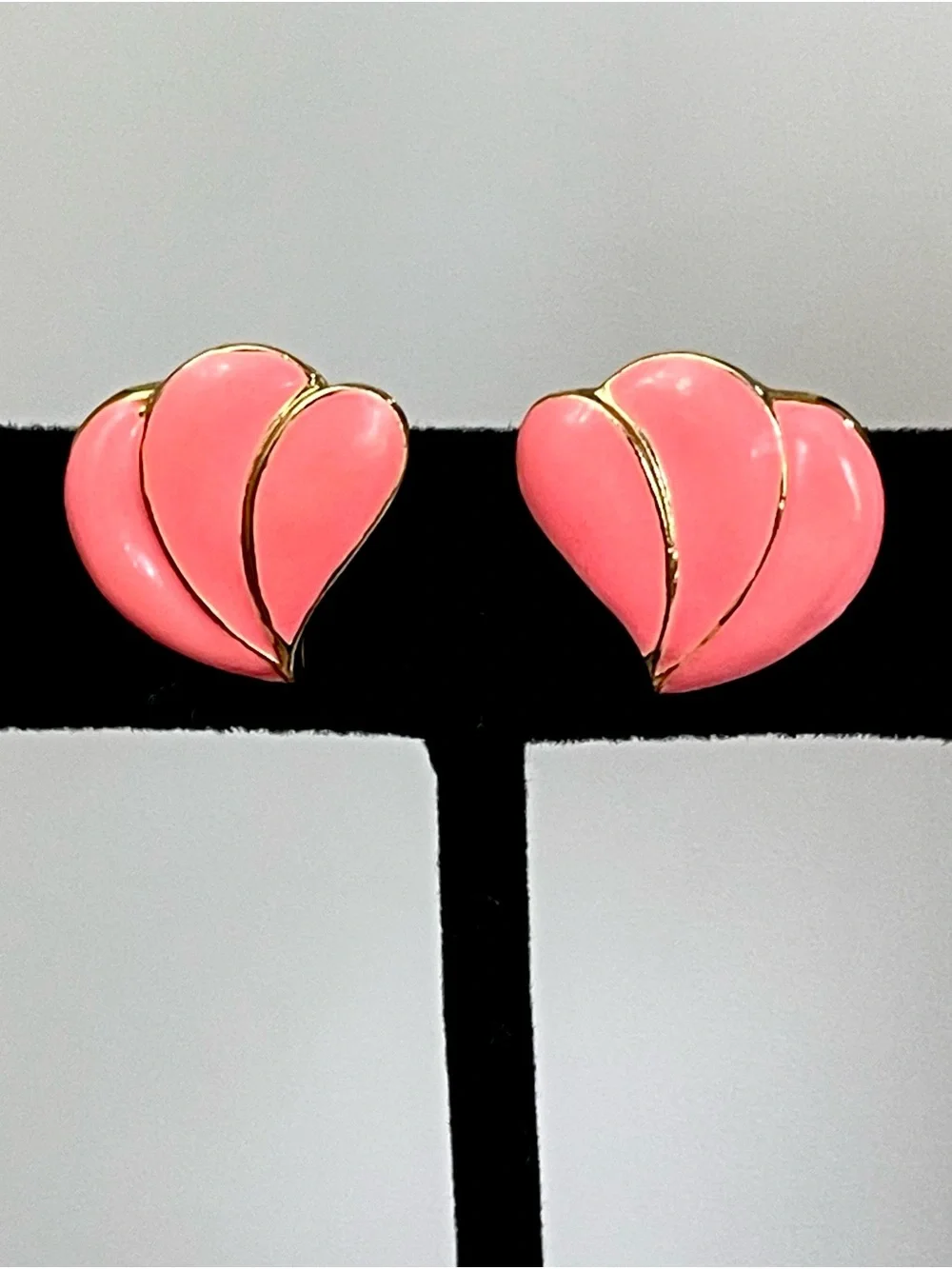 Vintage Pink Enamel Petal Heart Fan Shell Earrings Retro Barbiecore Gold Tone